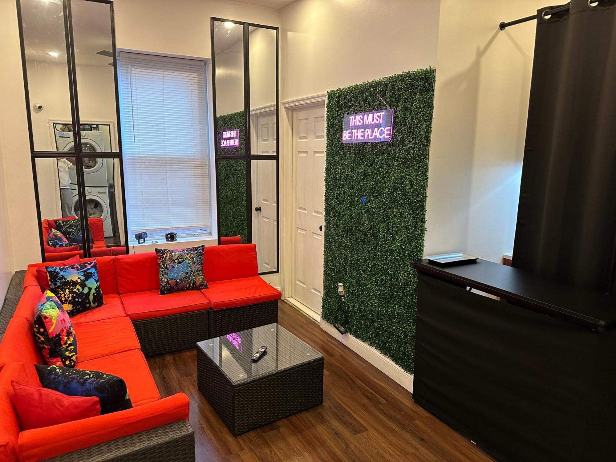 Private Luxe Room A Hidden Gem With Private Bath & Kitchen Philadelphia Exterior photo